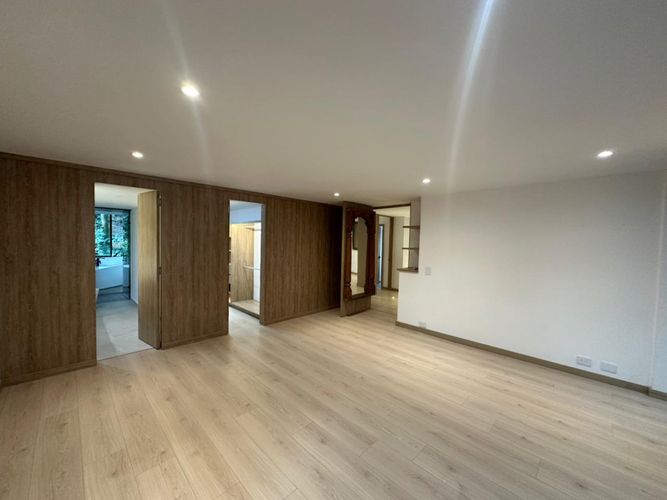 Apartamento de 4 alcobas en venta en Lalinde, Medellín, 295 m² · foto 16 de 24
