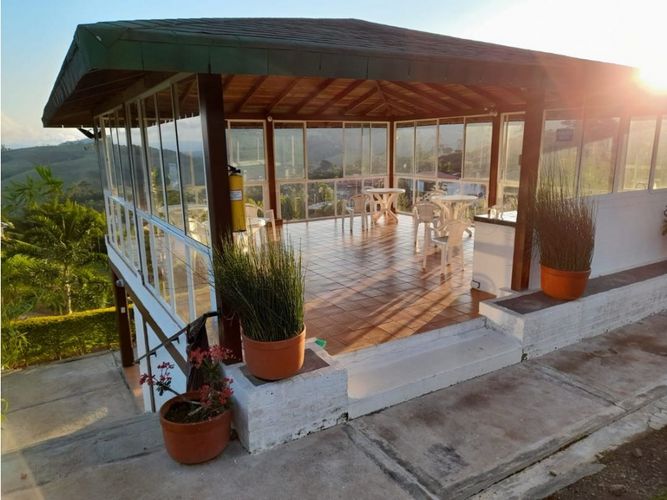 Casa de 6 alcobas en venta en Villa Colombia, Cali · foto 13 de 16