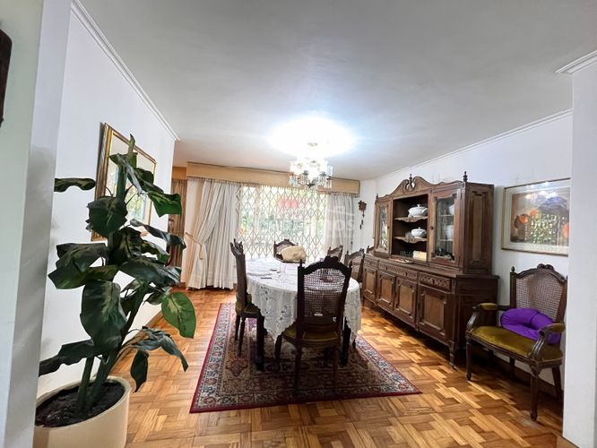 Apartamento de 3 alcobas en venta en La Florida, Medellín, 204 m² · foto 2 de 24