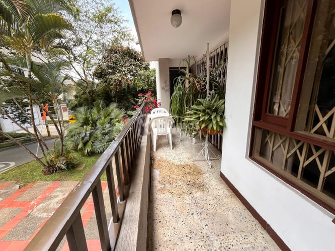 Apartamento de 3 alcobas en venta en La Florida, Medellín, 204 m² · foto 3 de 24