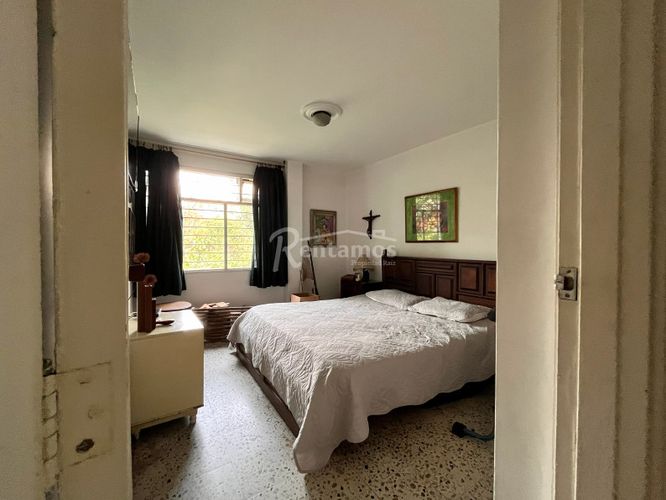 Apartamento de 3 alcobas en venta en La Florida, Medellín, 204 m² · foto 5 de 24