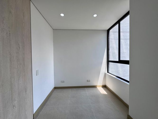 Apartamento de 2 alcobas en arriendo en Loma Del Escobero, Envigado, 80 m² · foto 4 de 7