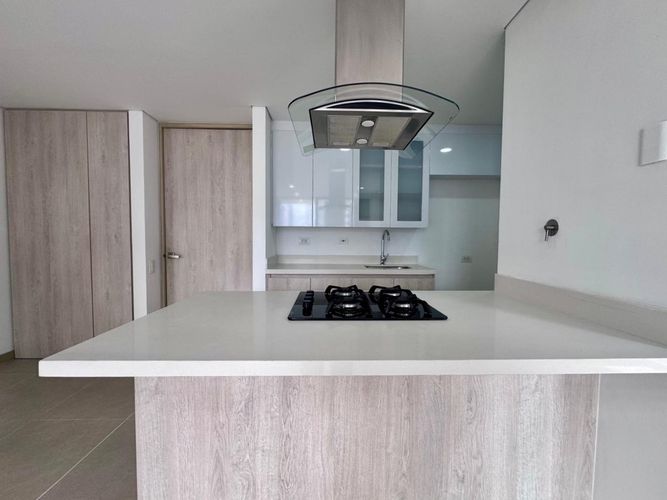 Apartamento de 2 alcobas en arriendo en Loma Del Escobero, Envigado, 80 m² · foto 5 de 7