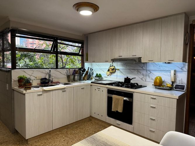 Apartamento de 3 alcobas en venta en El Poblado, Medellín, 224 m² · foto 8 de 19
