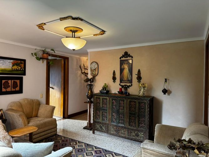 Apartamento de 3 alcobas en venta en El Poblado, Medellín, 224 m² · foto 17 de 19