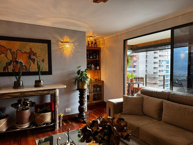 Apartamento de 3 alcobas en venta en El Poblado, Medellín, 224 m² · foto 14 de 19