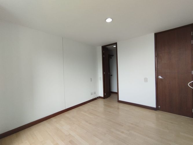 Apartamento de 3 alcobas en arriendo en Loma Del Indio, Medellín, 79 m² · foto 4 de 20