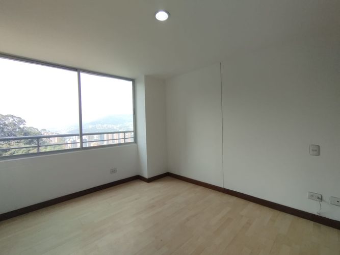 Apartamento de 3 alcobas en arriendo en Loma Del Indio, Medellín, 79 m² · foto 5 de 20