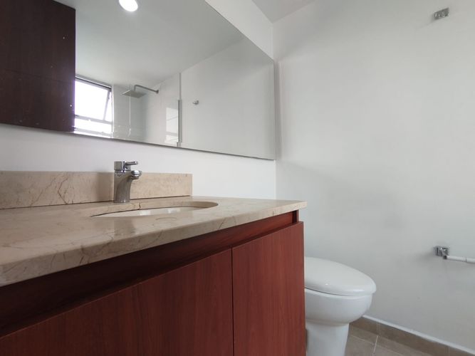 Apartamento de 3 alcobas en arriendo en Loma Del Indio, Medellín, 79 m² · foto 6 de 20