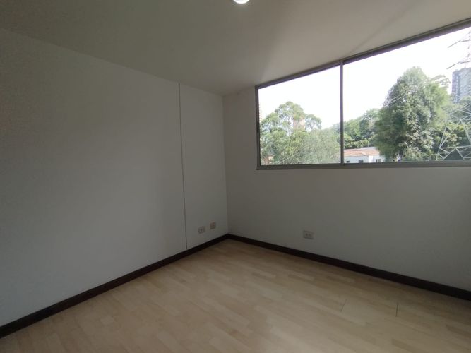 Apartamento de 3 alcobas en arriendo en Loma Del Indio, Medellín, 79 m² · foto 8 de 20