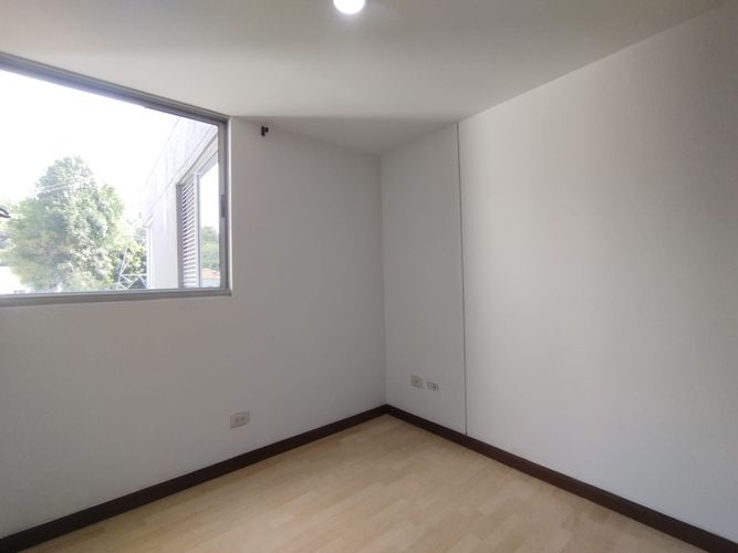 Apartamento de 3 alcobas en arriendo en Loma Del Indio, Medellín, 79 m² · foto 9 de 20