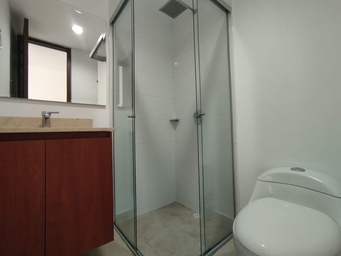 Apartamento de 3 alcobas en arriendo en Loma Del Indio, Medellín, 79 m² · foto 10 de 20