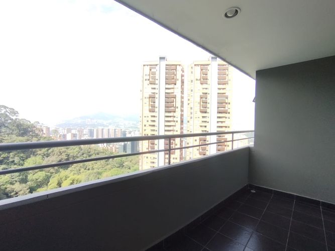 Apartamento de 3 alcobas en arriendo en Loma Del Indio, Medellín, 79 m² · foto 12 de 20