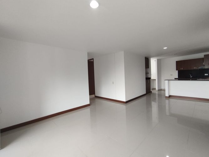 Apartamento de 3 alcobas en arriendo en Loma Del Indio, Medellín, 79 m² · foto 14 de 20