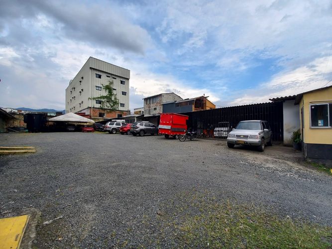 Lote en venta en Santa Monica, Dosquebradas, 936 m² · foto 5 de 15