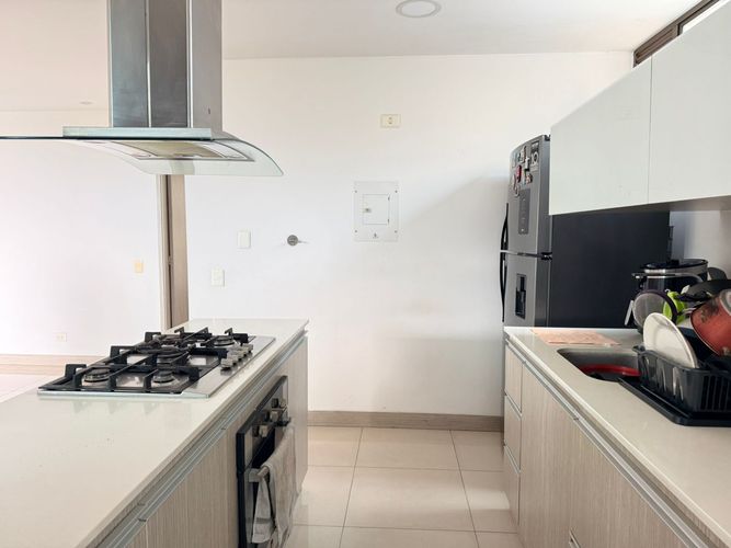 Apartamento de 3 alcobas en venta en El Poblado, Medellín, 110 m² · foto 9 de 18