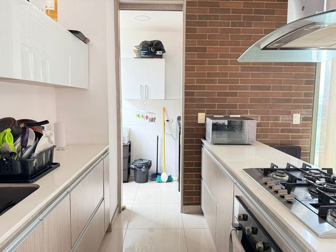 Apartamento de 3 alcobas en venta en El Poblado, Medellín, 110 m² · foto 10 de 18