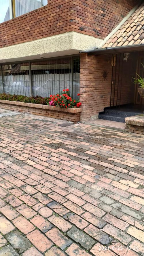 Casa de 4 alcobas en venta en San Jose De Bavaria, Bogotá, 198 m² · foto 3 de 24
