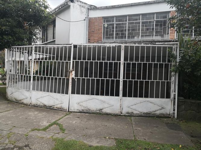 Casa de 4 alcobas en venta en Ingemar, Bogotá, 308 m² · foto 14 de 16