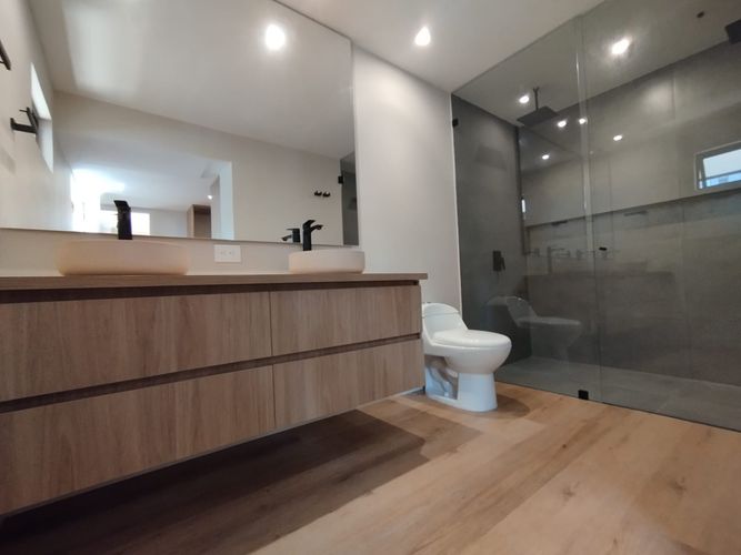 Apartamento de 3 alcobas en arriendo en El Poblado, Medellín, 190 m² · foto 7 de 20