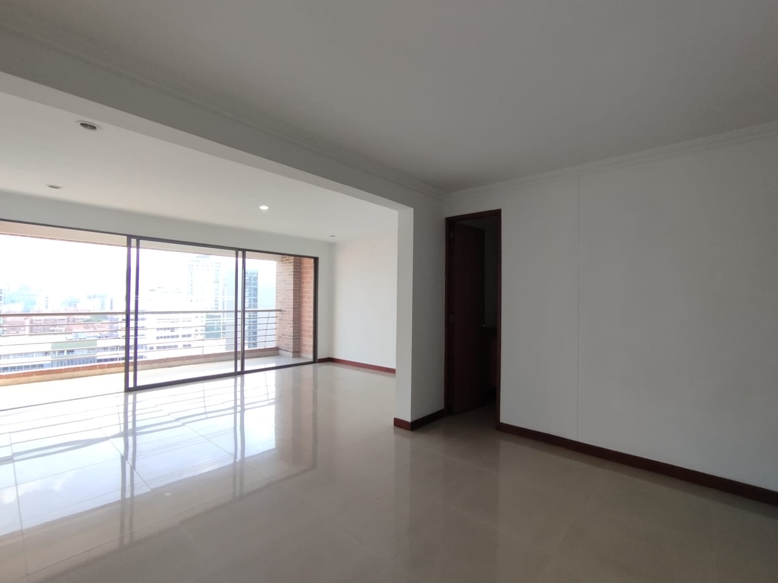 Apartamento en arriendo en El Poblado, Medellín · foto 4 de 13