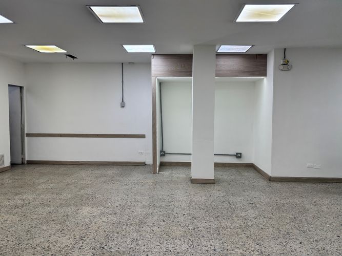 Local en arriendo en Villa Nueva, Medellín, 210 m² · foto 8 de 9