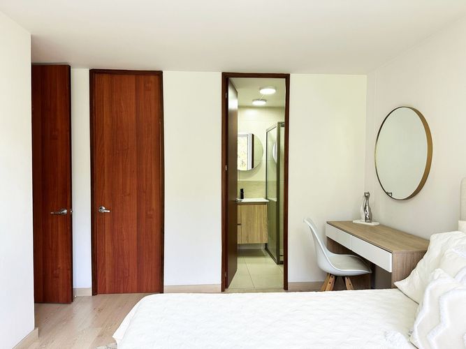 Apartamento de 2 alcobas en arriendo en El Poblado, Medellín, 120 m² · foto 13 de 16