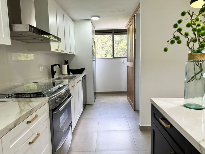 Apartamento de 2 alcobas en arriendo en El Poblado, Medellín, 120 m² · foto 8 de 16