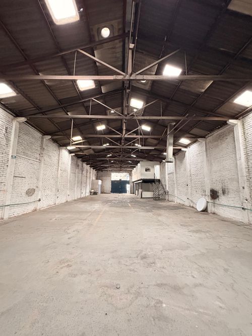 Bodega en venta en Popular, Cali, 2057 m² · foto 3 de 3