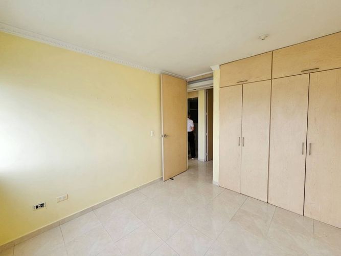 Apartamento de 3 alcobas en venta en Granjas De Provenza, Bucaramanga, 80 m² · foto 5 de 9