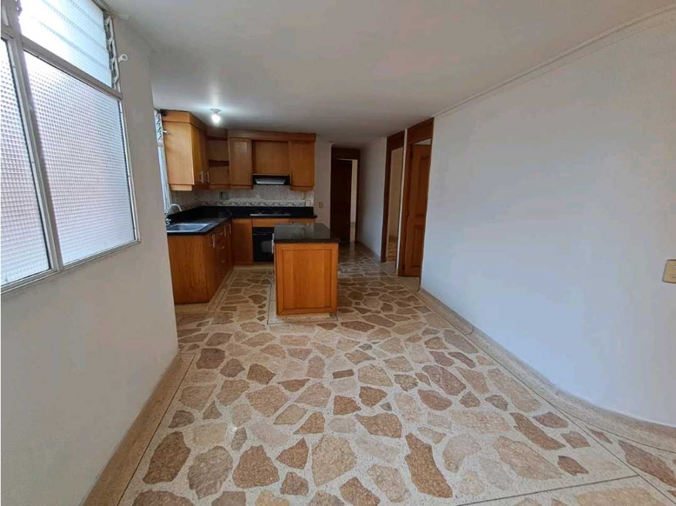 Apartamento en arriendo en La Castellana, Medellín · foto 2 de 20