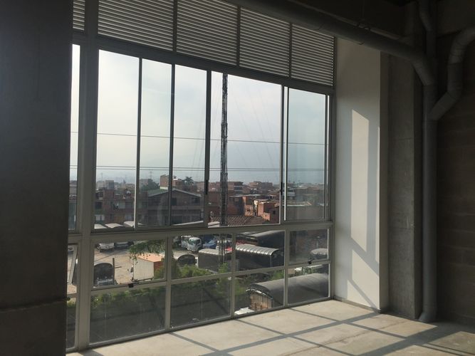 Bodega en arriendo en Suramérica, Itagüí, 542 m² · foto 4 de 10