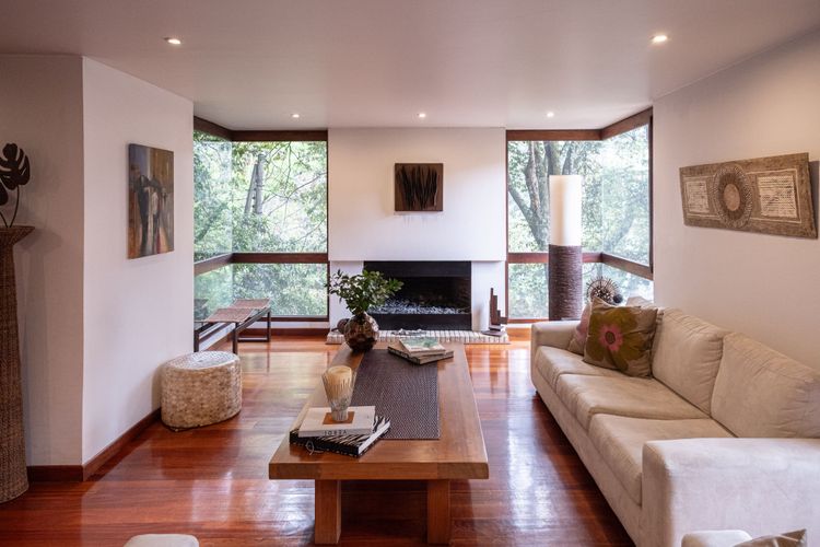 Apartamento de 3 alcobas en venta en Los Rosales, Bogotá, 218 m² · foto 1 de 21