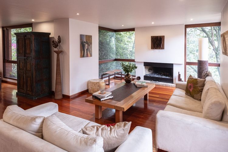 Apartamento de 3 alcobas en venta en Los Rosales, Bogotá, 218 m² · foto 3 de 21