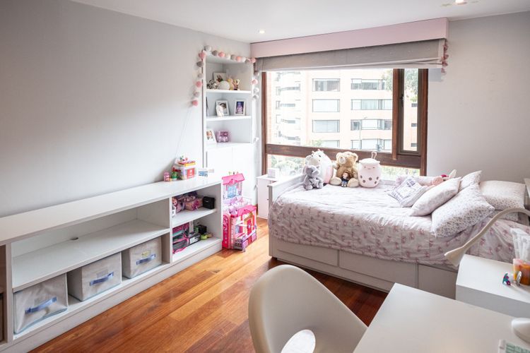 Apartamento de 3 alcobas en venta en Los Rosales, Bogotá, 218 m² · foto 9 de 21