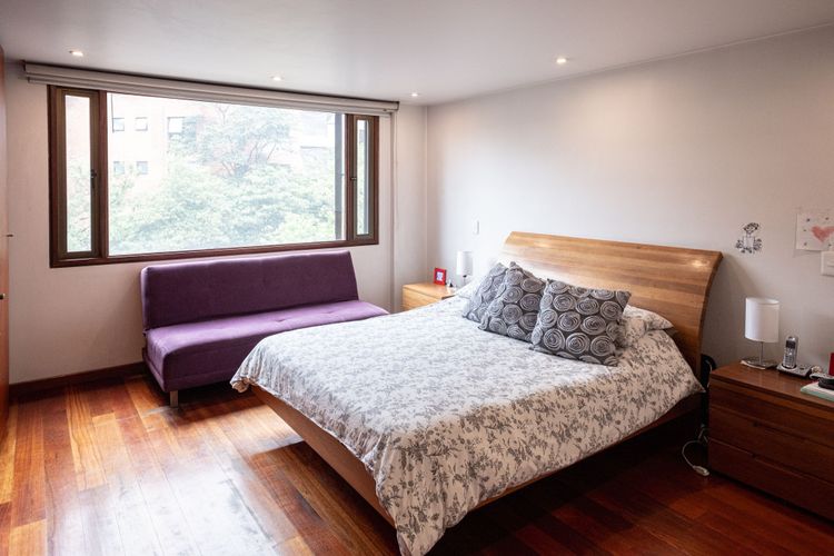 Apartamento de 3 alcobas en venta en Los Rosales, Bogotá, 218 m² · foto 15 de 21
