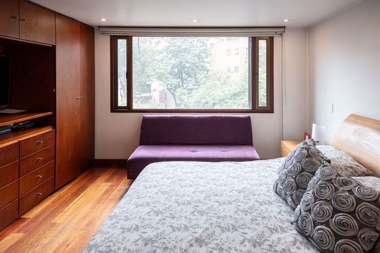 Apartamento de 3 alcobas en venta en Los Rosales, Bogotá, 218 m² · foto 18 de 21