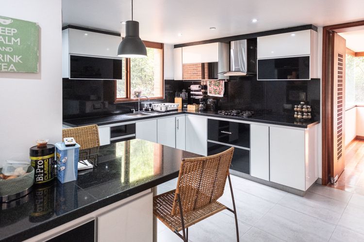 Apartamento de 3 alcobas en venta en Los Rosales, Bogotá, 218 m² · foto 21 de 21