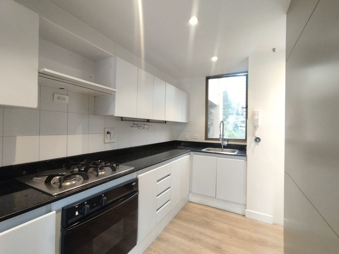 Apartamento de 2 alcobas en arriendo en Urbanización Las Cumbres, Medellín, 105 m² · foto 7 de 14