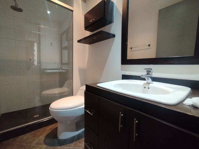 Apartamento de 2 alcobas en arriendo en Urbanización Las Cumbres, Medellín, 105 m² · foto 8 de 14