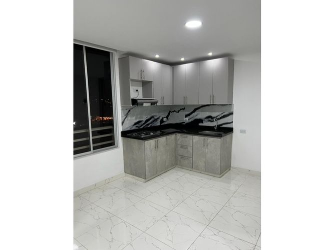 Edificio en venta en El Poblado Ii Etapa, Pereira, 485 m² · foto 2 de 7