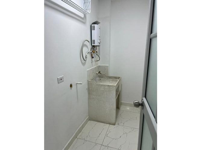Edificio en venta en El Poblado Ii Etapa, Pereira, 485 m² · foto 7 de 7