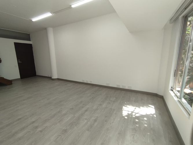 Oficina en arriendo en La Aguacatala, Medellín, 45 m² · foto 3 de 17