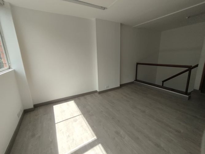 Oficina en arriendo en La Aguacatala, Medellín, 45 m² · foto 12 de 17