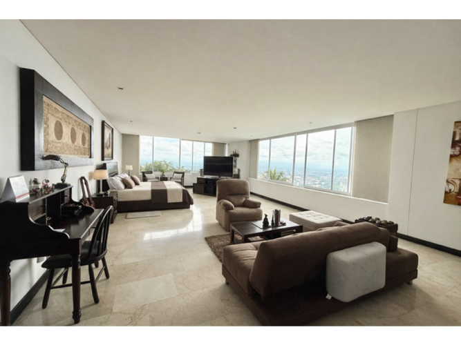 Casa de 7 alcobas en venta en Menga, Yumbo, 1068 m² · foto 2 de 18