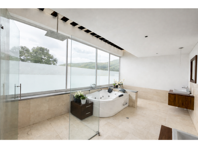 Casa de 7 alcobas en venta en Menga, Yumbo, 1068 m² · foto 14 de 18