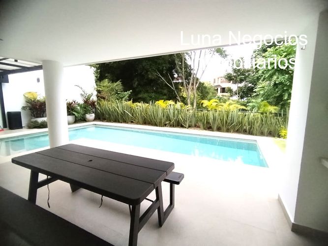 Casa de 6 alcobas en venta en Ruitoque Condominio, Floridablanca, 442 m² · foto 2 de 24