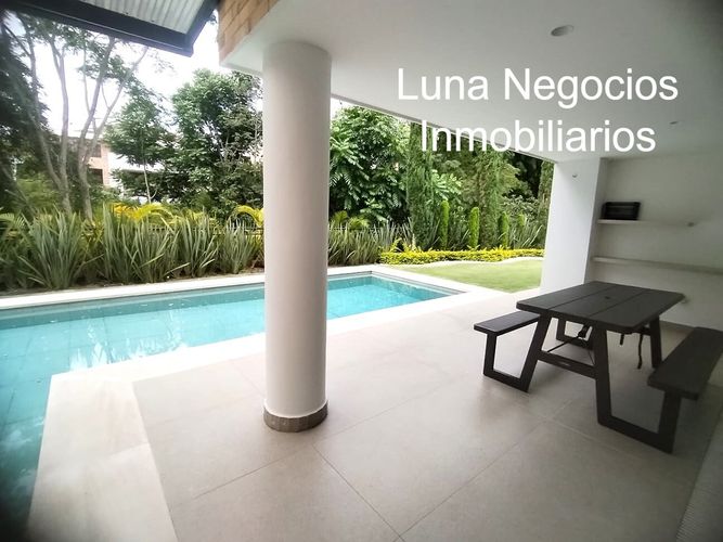 Casa de 6 alcobas en venta en Ruitoque Condominio, Floridablanca, 442 m² · foto 3 de 24