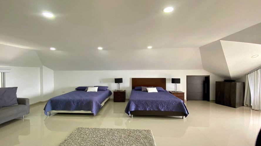 Casa de 7 alcobas en venta en Ruitoque Condominio, Floridablanca, 600 m² · foto 3 de 19
