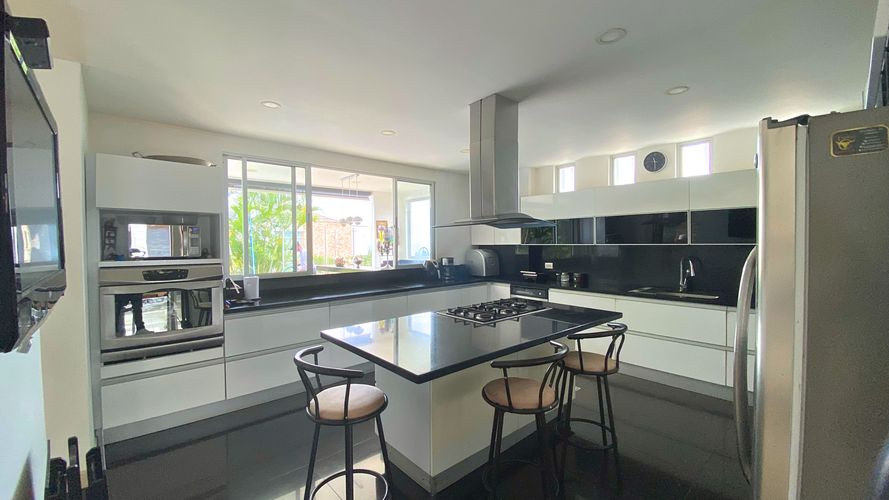 Casa de 7 alcobas en venta en Ruitoque Condominio, Floridablanca, 600 m² · foto 13 de 19